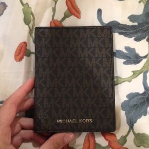 Michael Kors wallet/car carrier